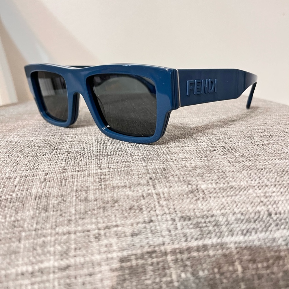 Rectangular Blue Frame Sunglasses with Dark Lenses - image 3